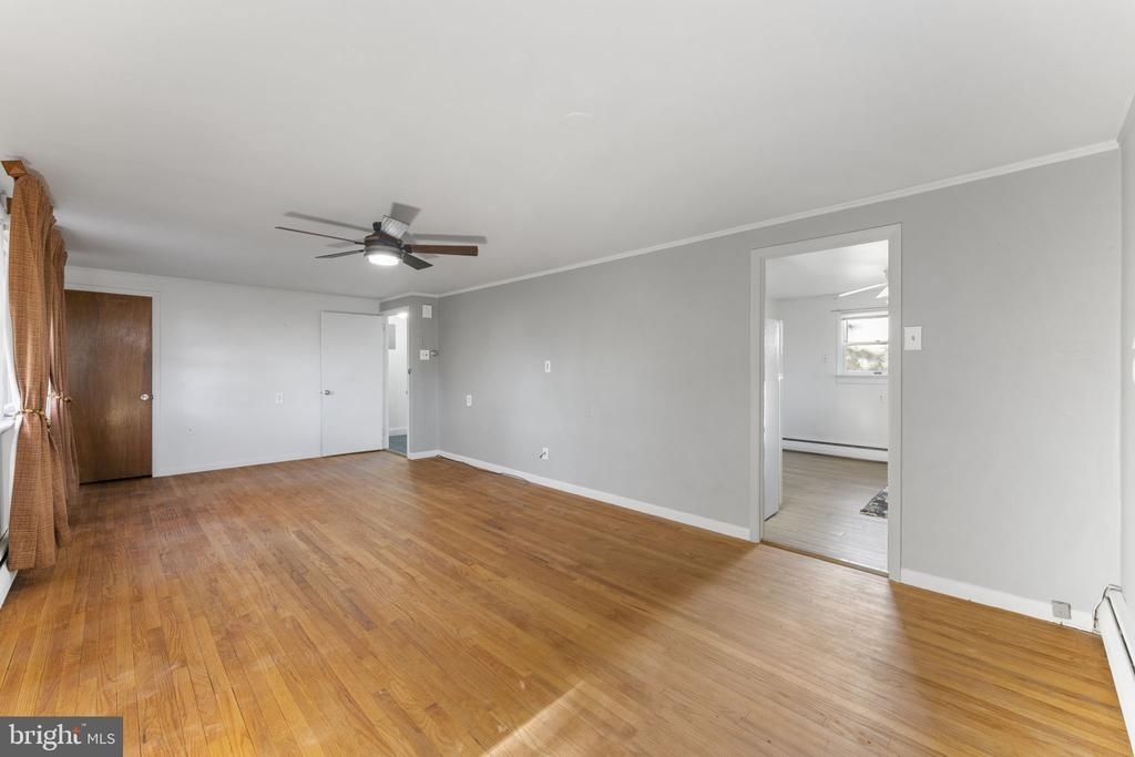 225 Pershing Ave - Photo 8