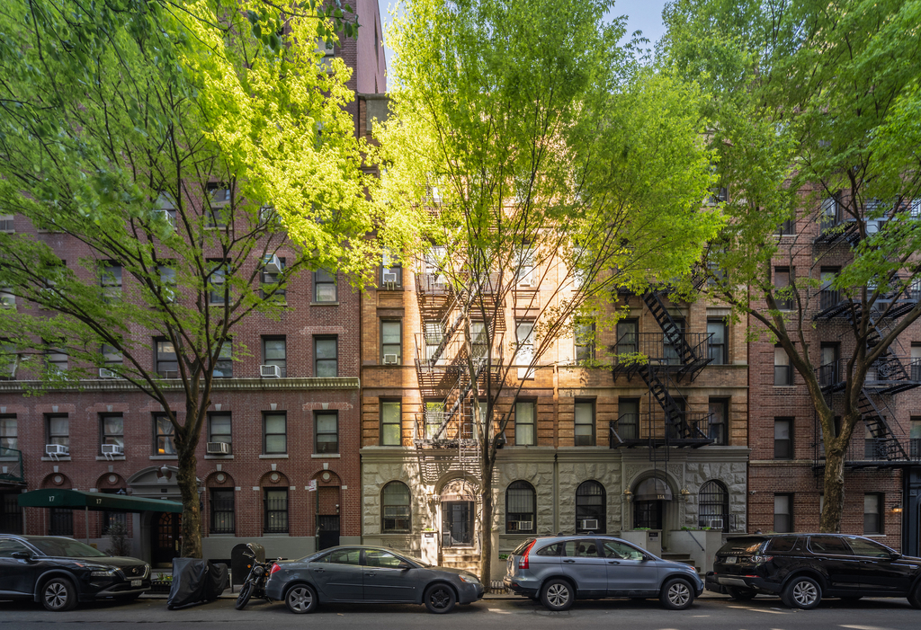 15a West 64th Street - Photo 10