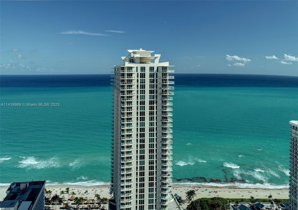 16699 Collins Ave - Photo 36