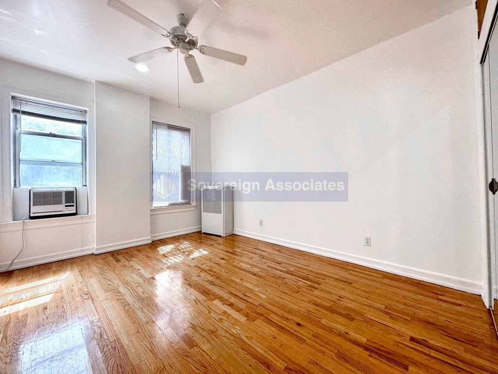 320 Wadsworth Avenue - Photo 2