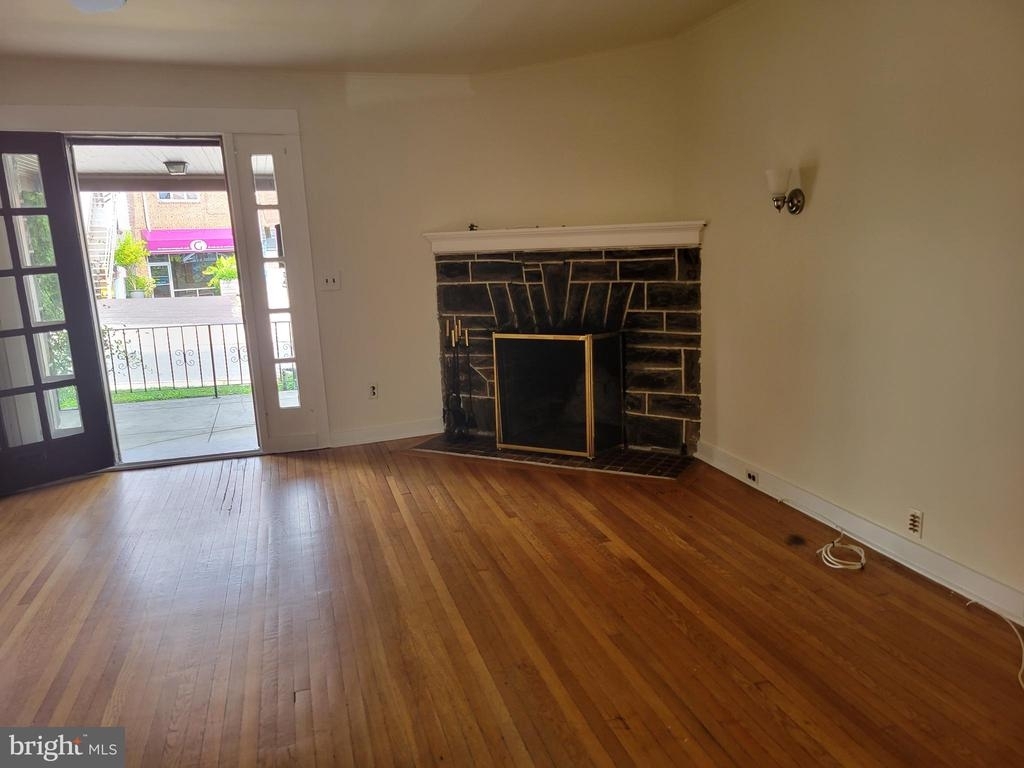 20 W Athens Ave - Photo 3