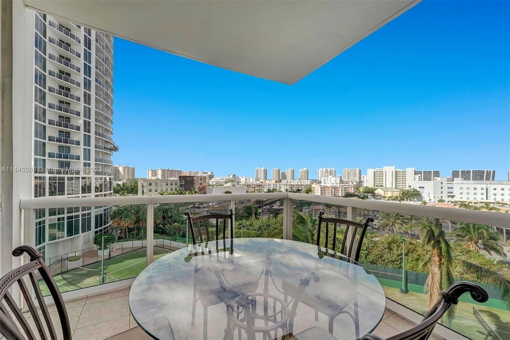 18101 Collins Ave - Photo 45