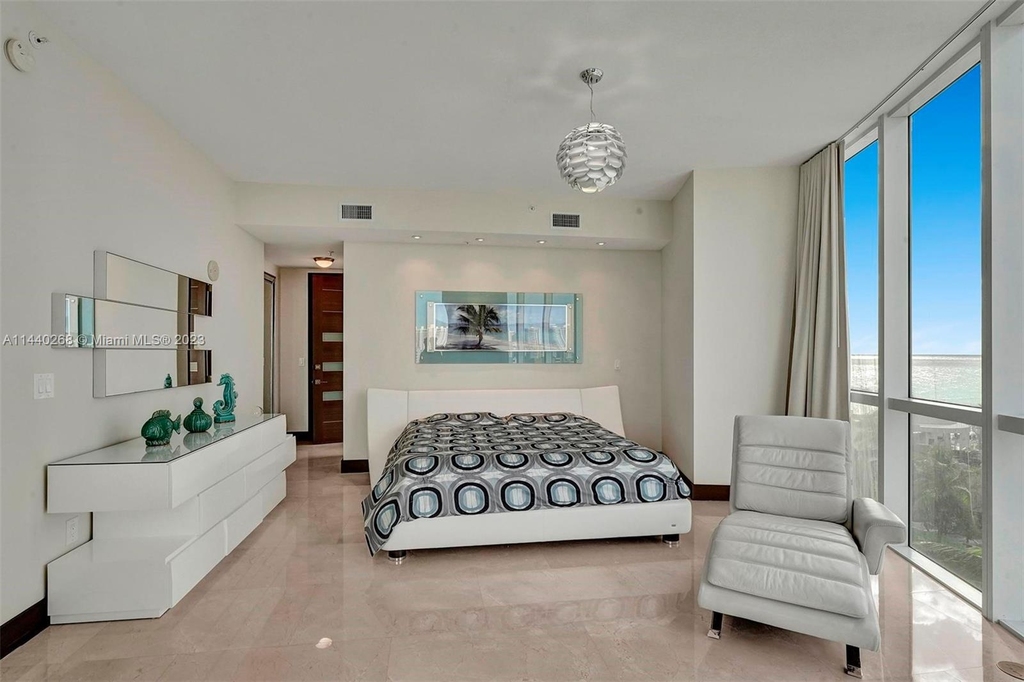 18101 Collins Ave - Photo 33