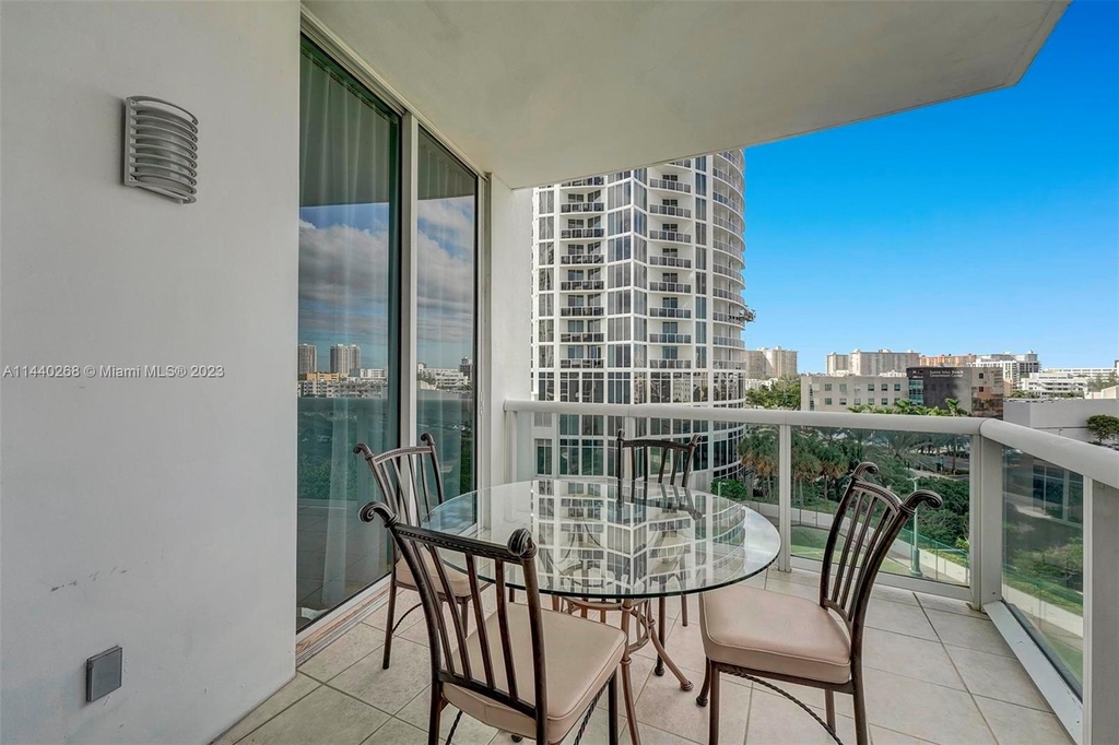 18101 Collins Ave - Photo 44