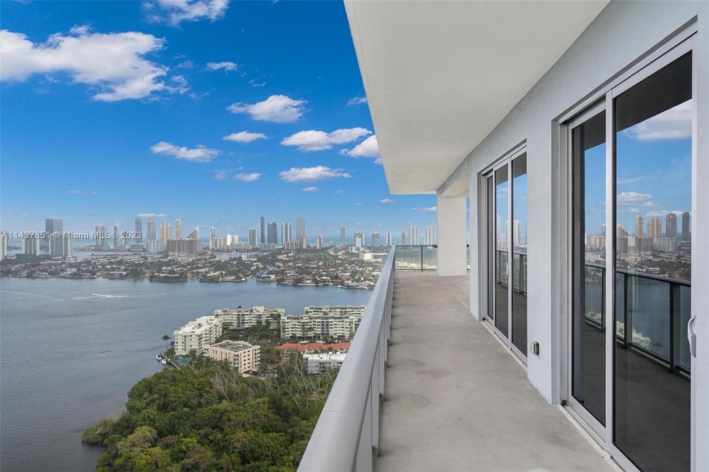 16385 Biscayne Blvd - Photo 47