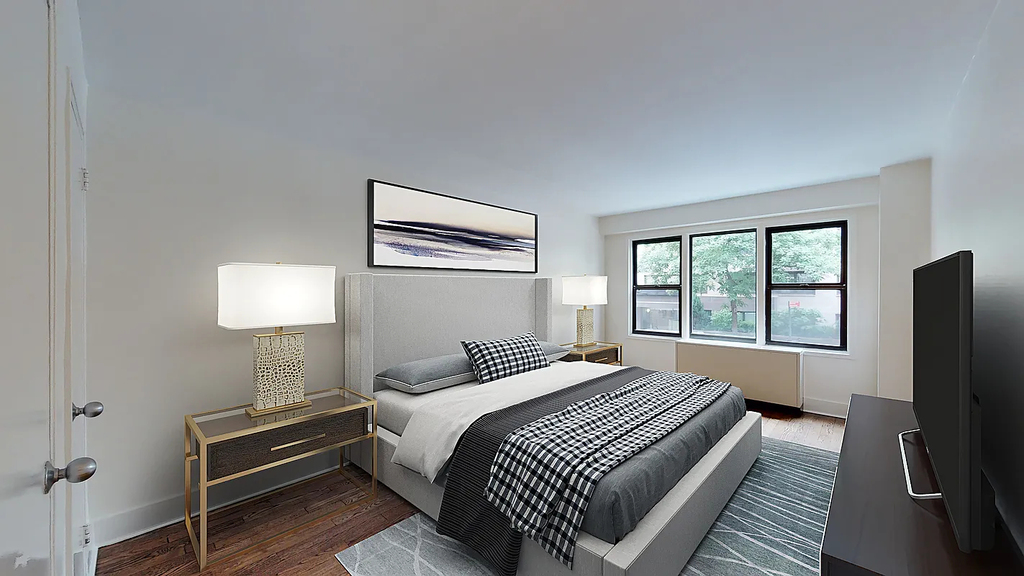 East 63rd Street - Photo 4