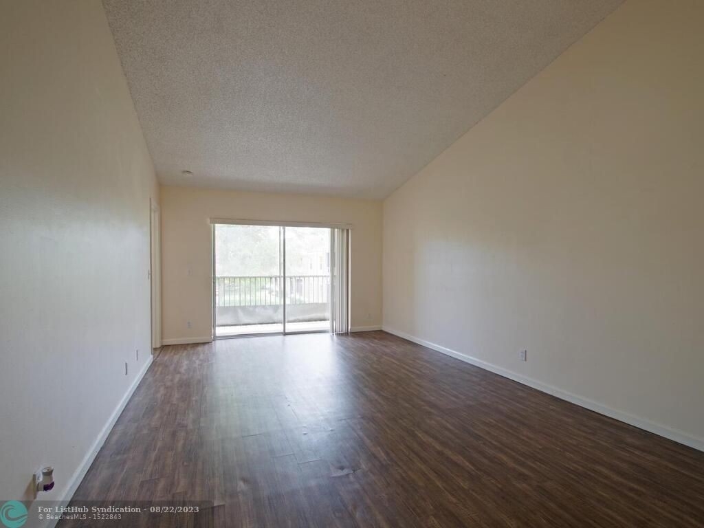 2431 Nw 56th Ave - Photo 2