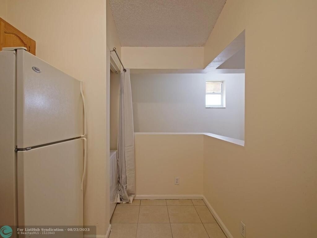 2431 Nw 56th Ave - Photo 6