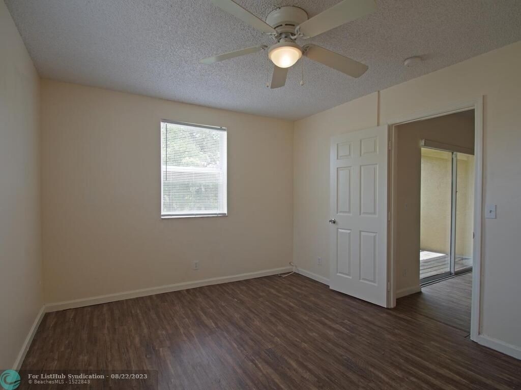 2431 Nw 56th Ave - Photo 9