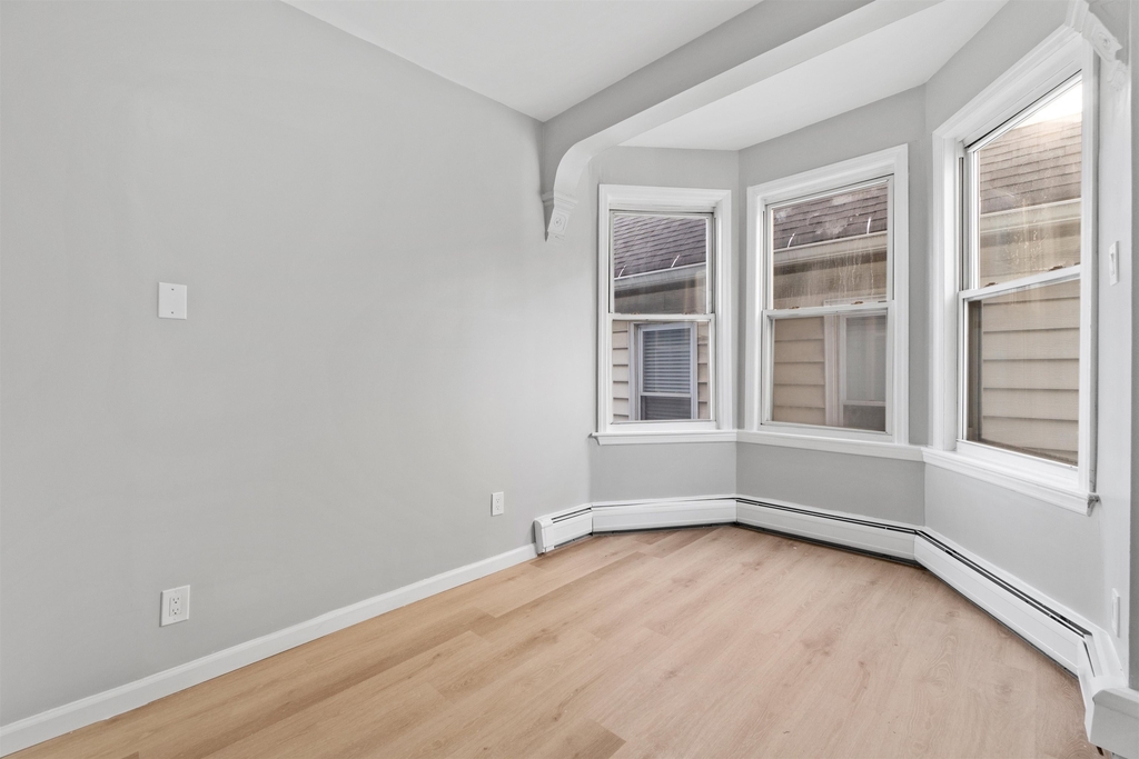 98 West 32nd St - Photo 11