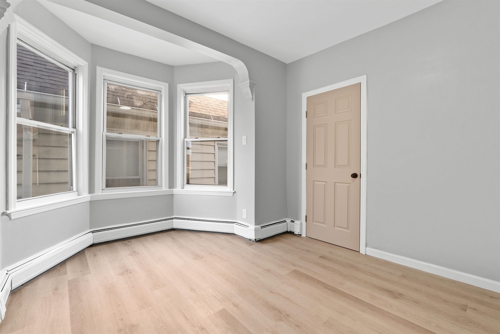 98 West 32nd St - Photo 10