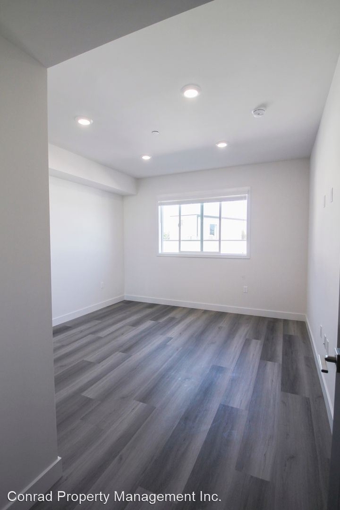 13713 Oxnard St. - Photo 13