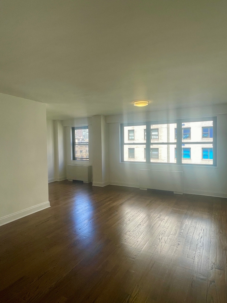 400 East 89th Street, 6N - Photo 3