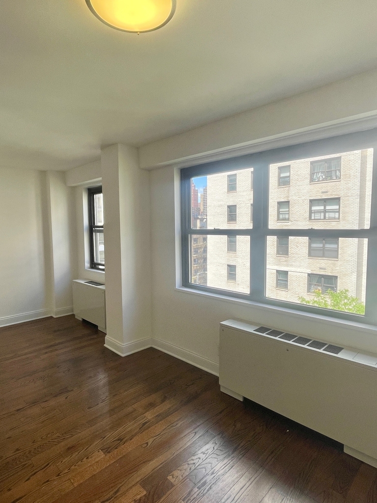400 East 89th Street, 6N - Photo 0