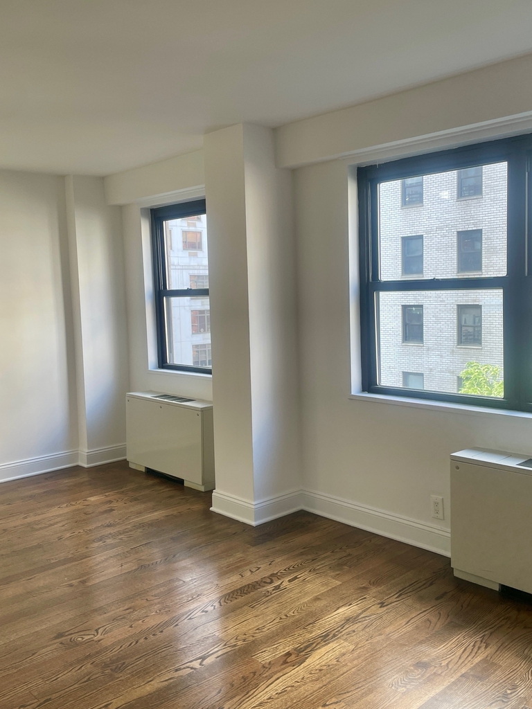 400 East 89th Street, 6N - Photo 1