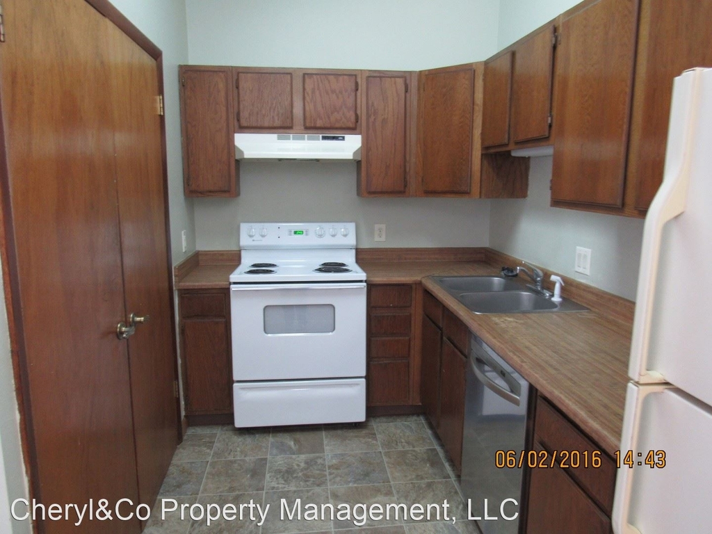 749 Elder Ct - Photo 2