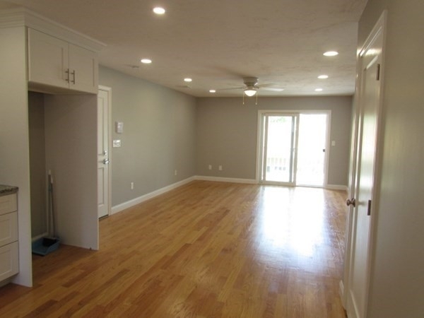 1093 Main St - Photo 7