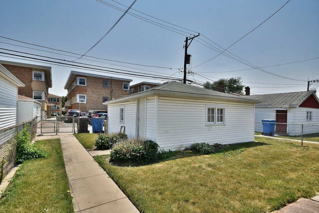 6961 W Melrose Street - Photo 43