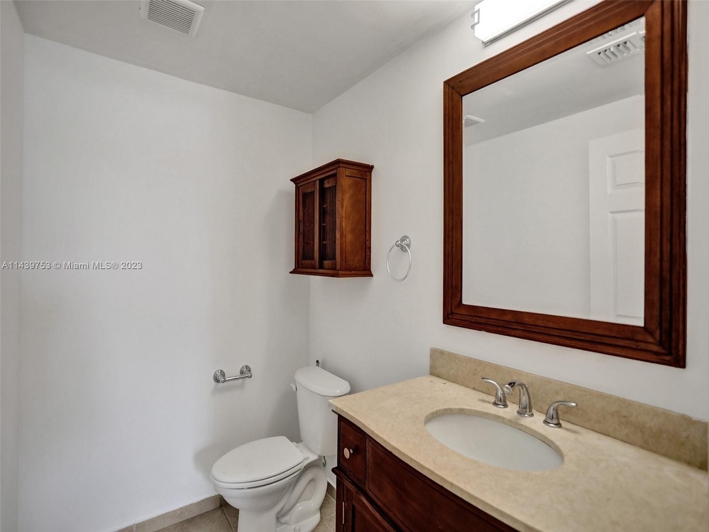 11446 Nw 75th Ter - Photo 11