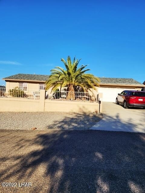 2555 Hacienda Pl - Photo 0