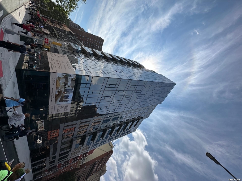 300 West 30th Street - Photo 6