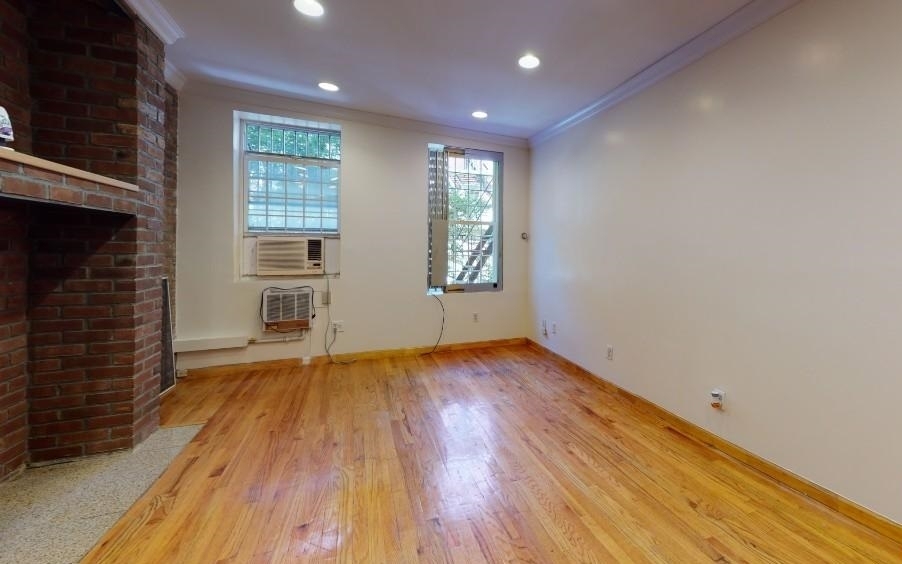 154 Orchard Street - Photo 3
