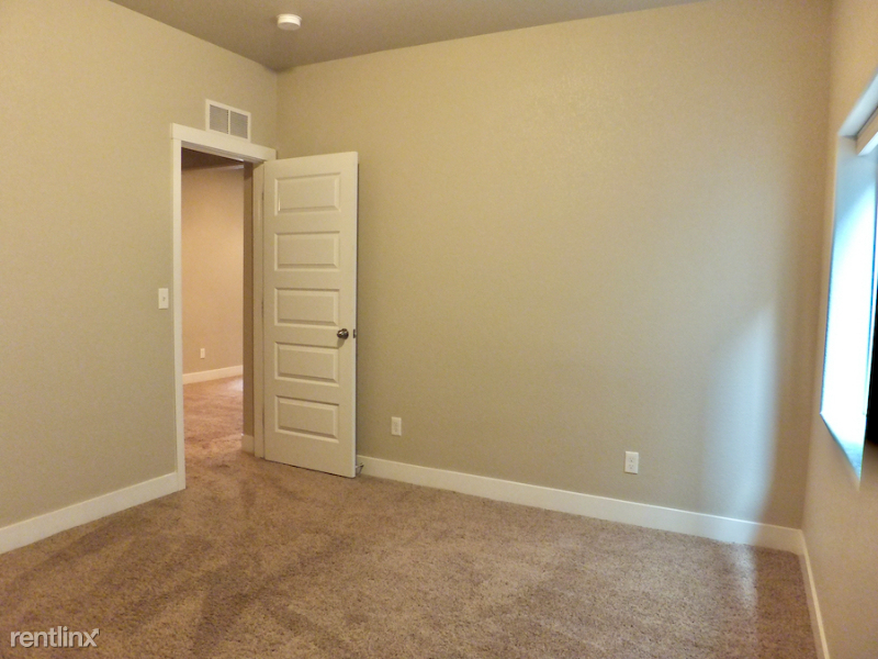 2467 Dorset Dr Basement - Photo 13