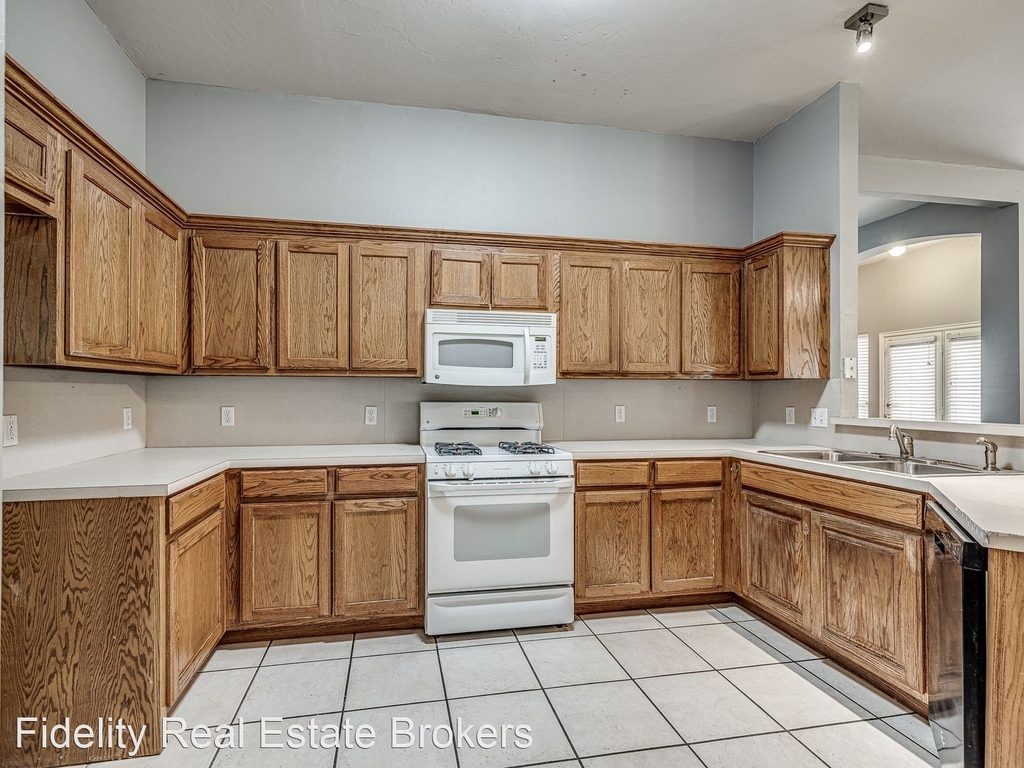 6900 Nw 133rd Terr - Photo 10