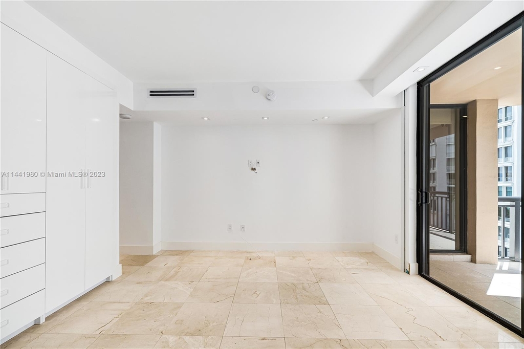 10175 Collins Ave - Photo 13