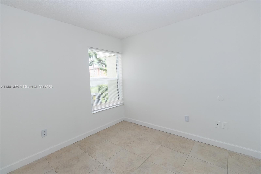17520 Nw 67th Pl - Photo 6