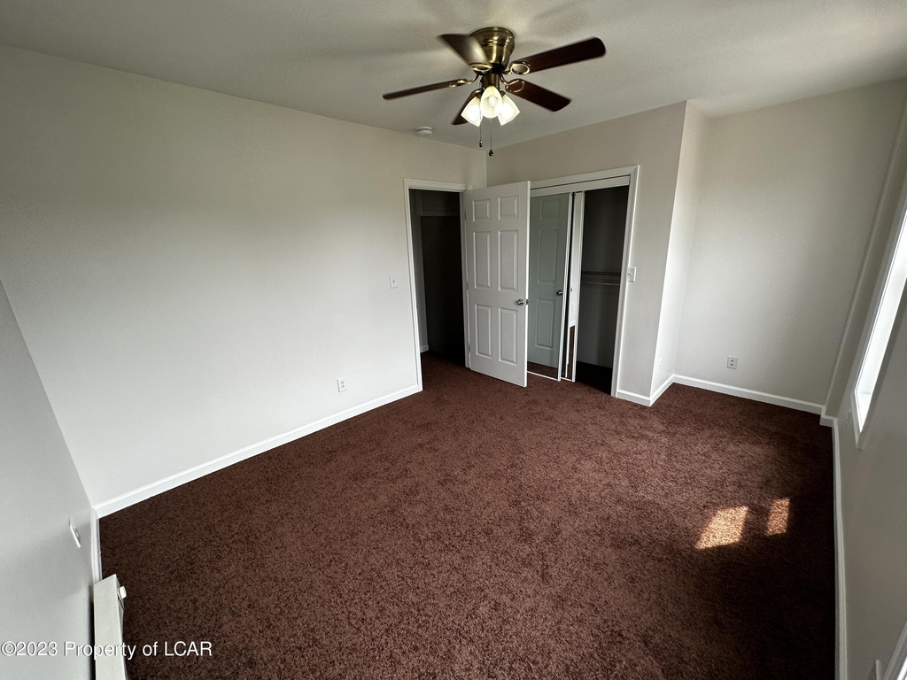 313 E Elm Street - Photo 4