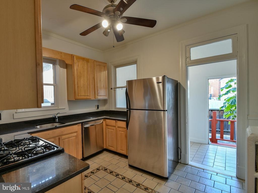 1213 Lamont St Nw - Photo 11