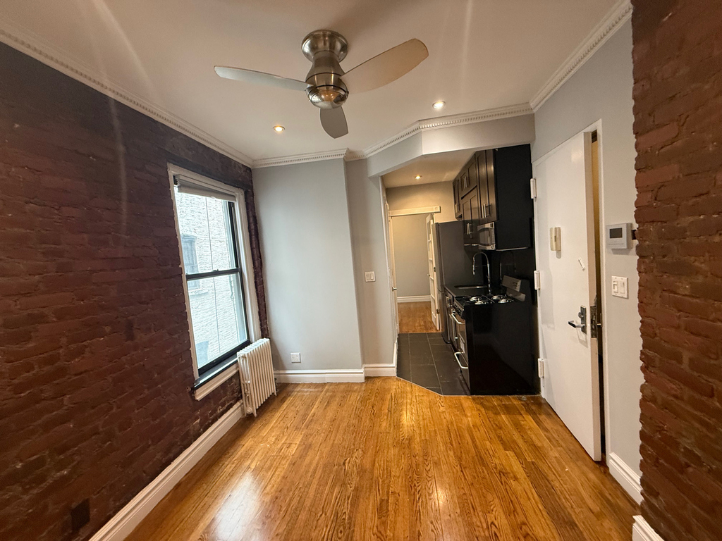 410 East 13th Street - Photo 3
