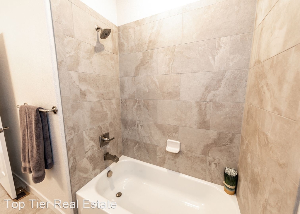 5859 Villa Lorenzo Drive - Photo 33