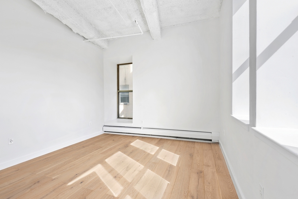 275 Park Avenue - Photo 6