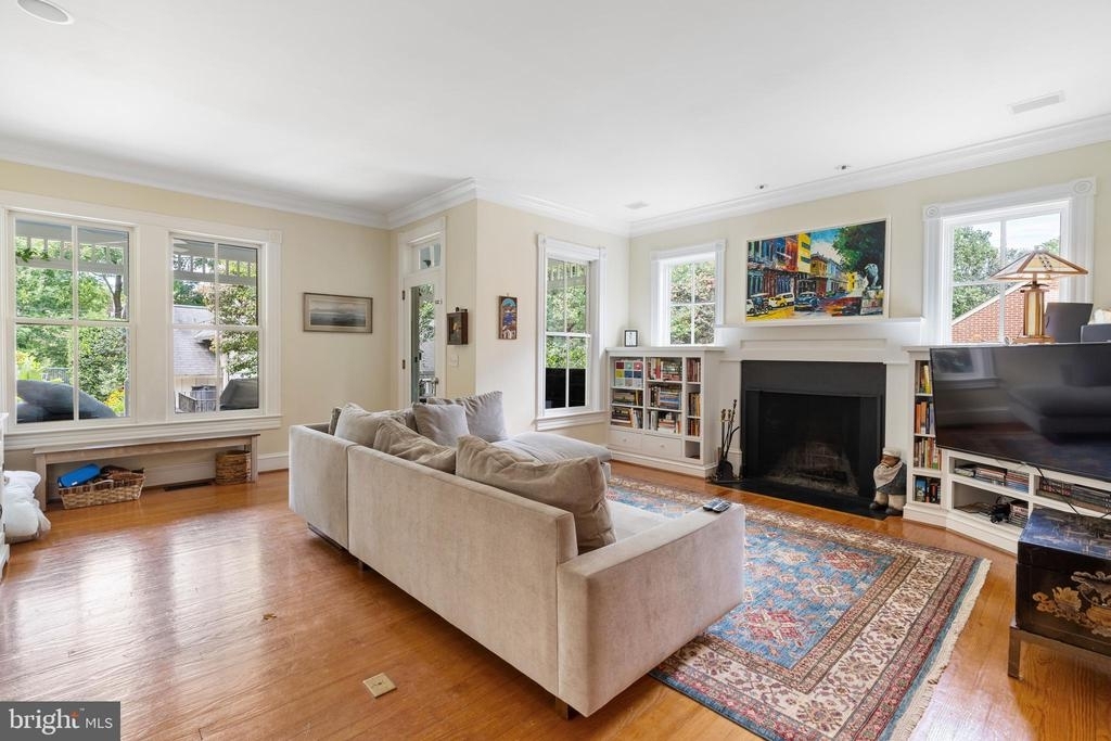 206 E Jefferson St - Photo 14