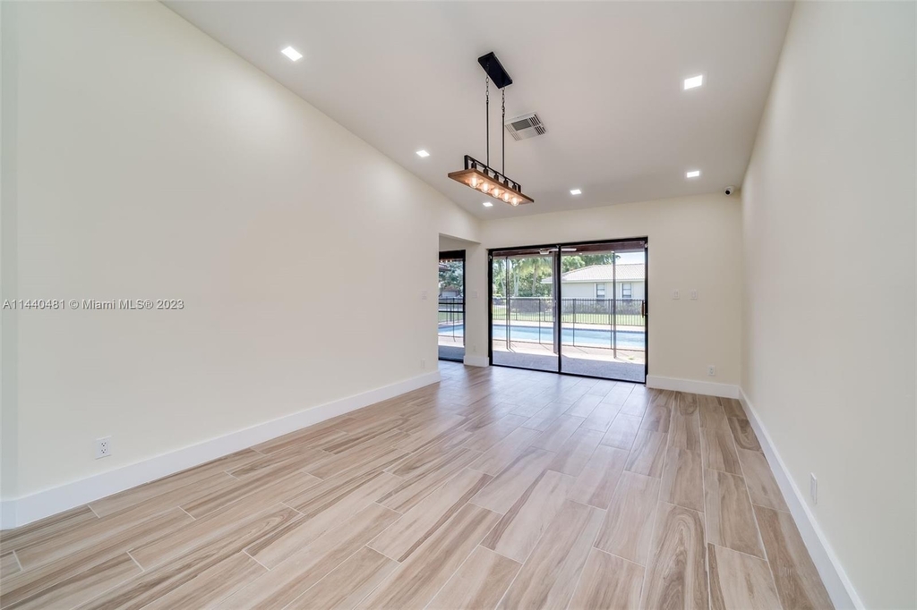 10986 Nw 5th Ct - Photo 10