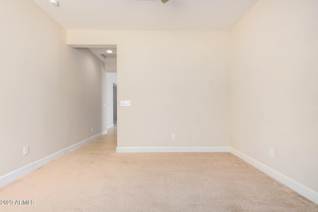 18267 W Thunderhill Place - Photo 32