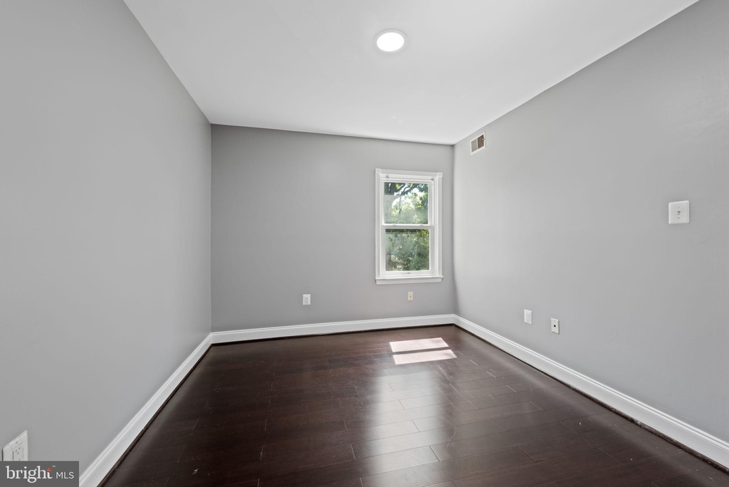 5218 Dover Place - Photo 14