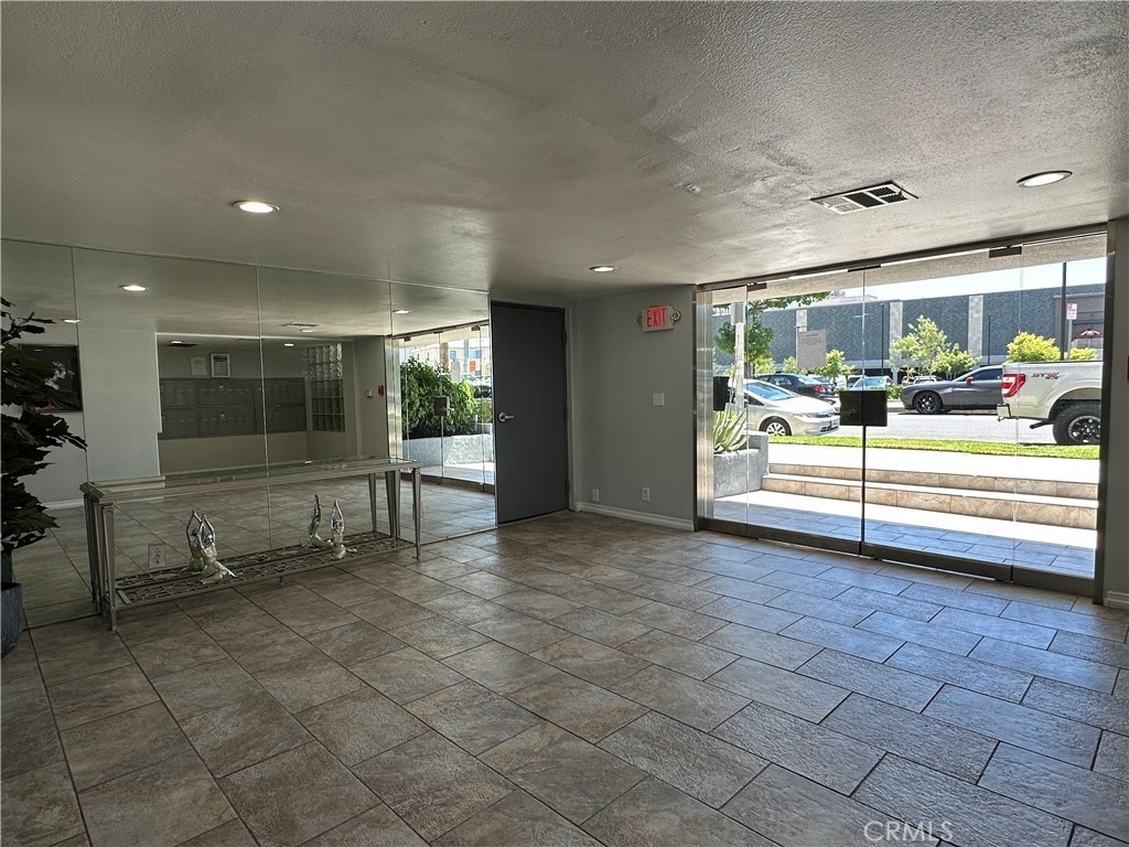 14859 Moorpark Street - Photo 2