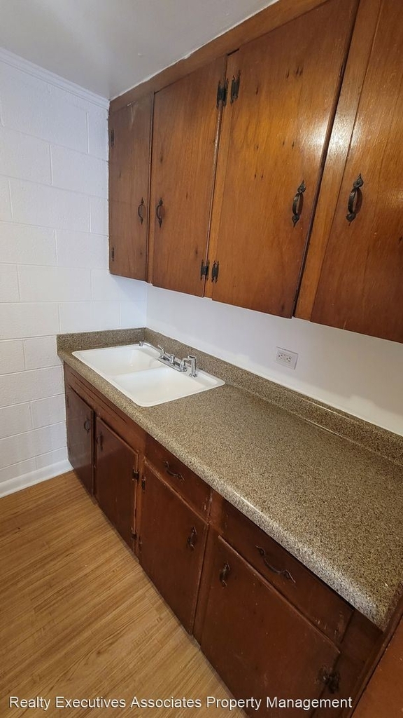 2114 Washington Ave Apt 6 - Photo 4