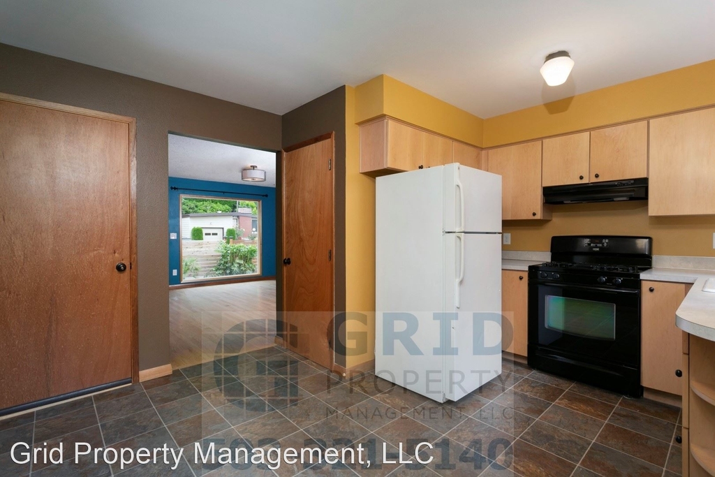 3431 Ne 92nd Ave - Photo 7