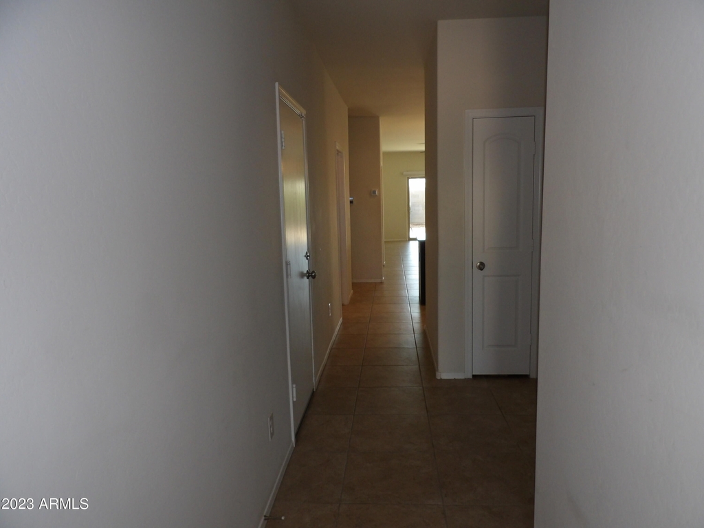 25671 W Winston Drive - Photo 37