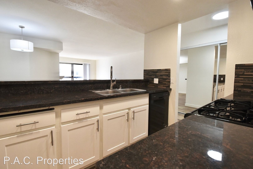 3960 Carpenter Avenue - Photo 6