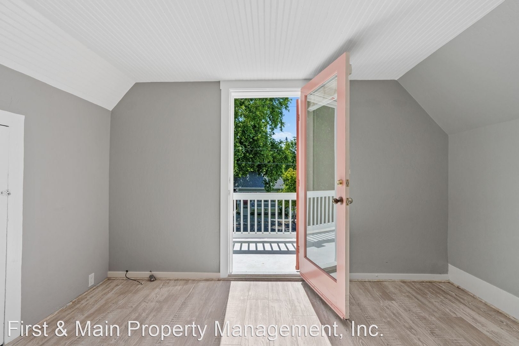 547 Randolph Street - Photo 14