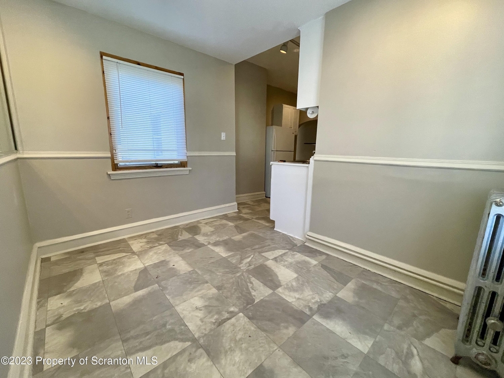 1240 Quincy Ave - Photo 3