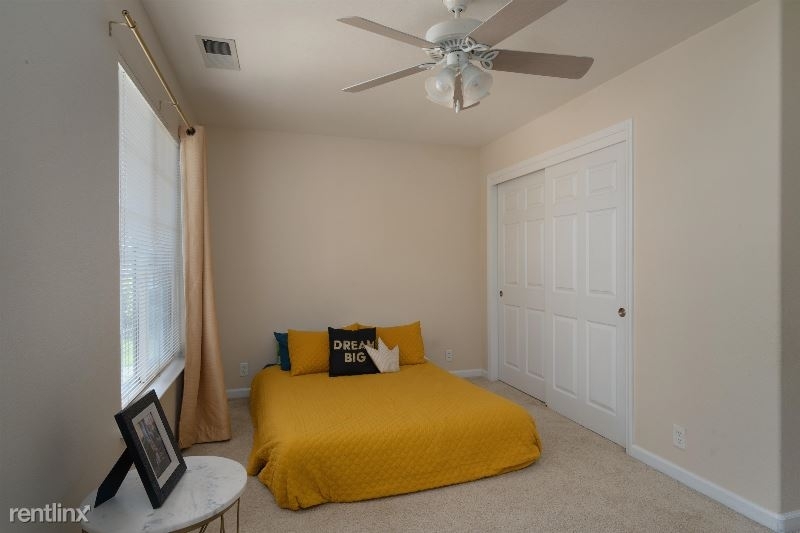 2401 Cactus Ave. - Photo 10