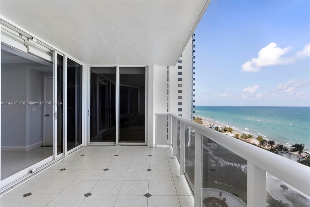 19111 Collins Ave - Photo 32