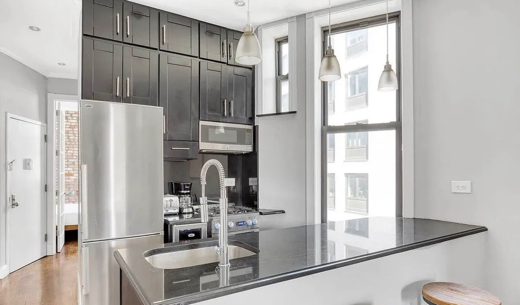 60 Avenue B - Photo 0