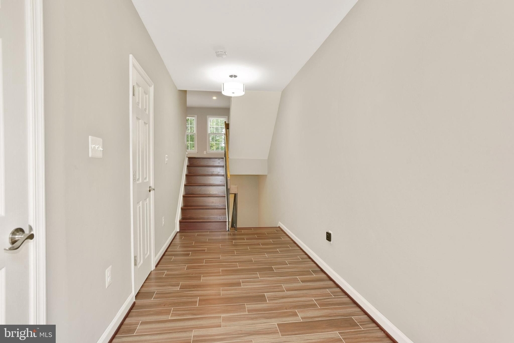 6923 Mclean Park Manor Court - Photo 20